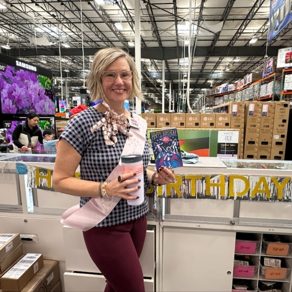 WELCOME TO FUSEY'S WORLD 🌎🎆 - Picture 9 of 16